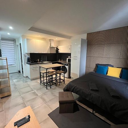 Studio Confortable Avec Balcon 洛特河畔的维伦纽夫 外观 照片