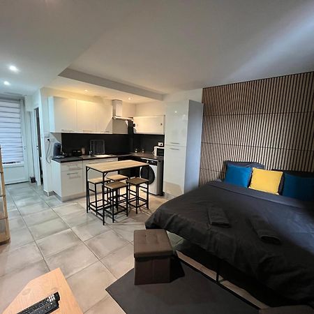 Studio Confortable Avec Balcon 洛特河畔的维伦纽夫 外观 照片